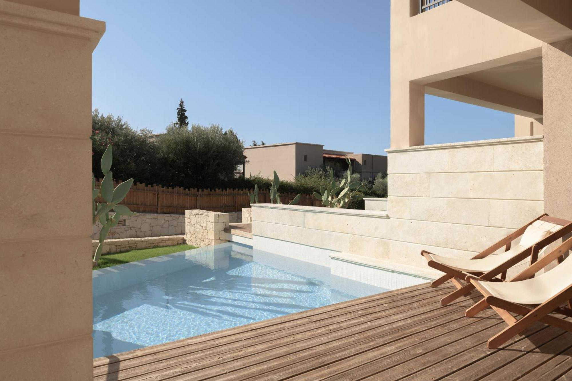 Suite 1 Bedroom Private pool Garden view min Age 8 Years Old,1407555677:JPEG